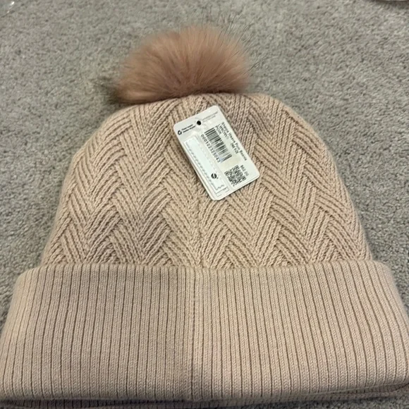 NWT Lululemon Sherpa weave Pom beanie one size - Picture 1 of 5